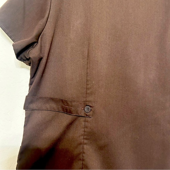 Grey's Anatomy Professional Wear By Barco Scrubs Top Shirt Sz XL Truffle Brown - Picture 8 of 11